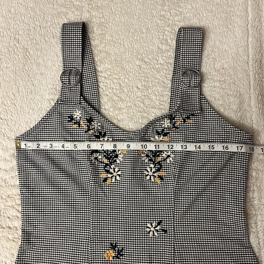 Dress - Picture 6 of 7
